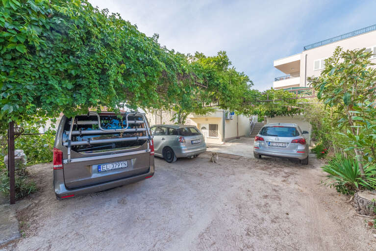 Okrug Gornji Apartment Rental