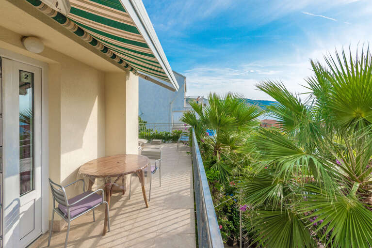 Okrug Gornji Apartment Rental