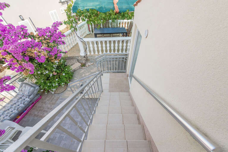 Okrug Gornji Apartment Rental