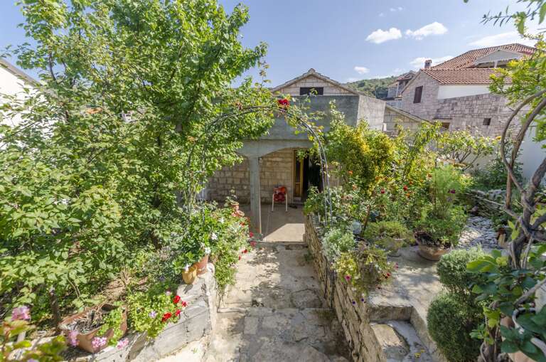 Splitska Home Rental