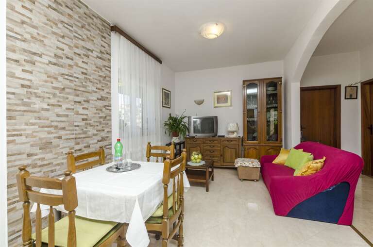 Splitska Home Rental