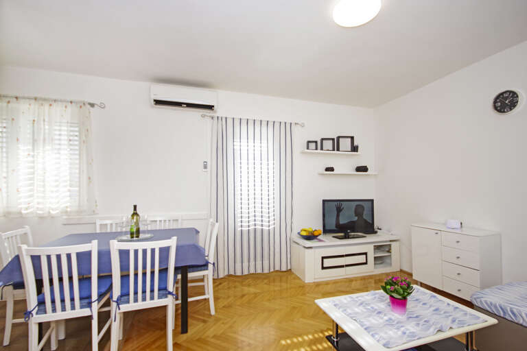 Makarska Apartment Rental
