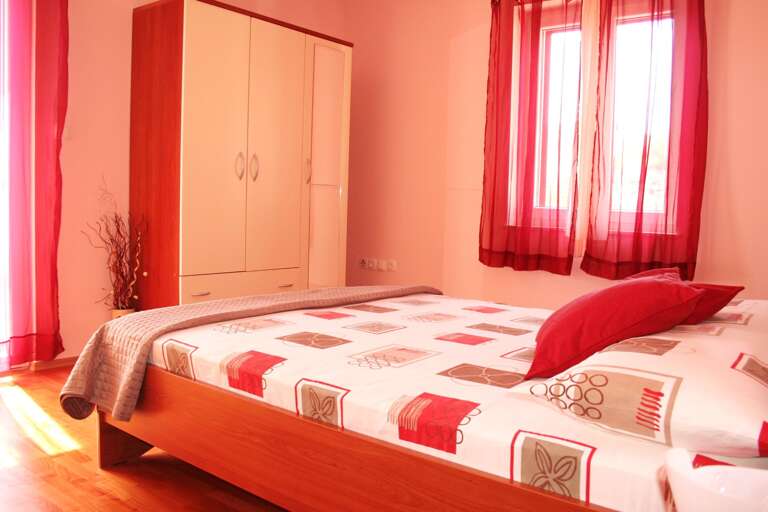 Slatine Apartment Rental