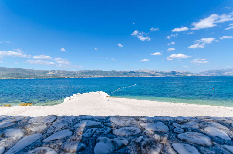 Slatine Apartment Rental