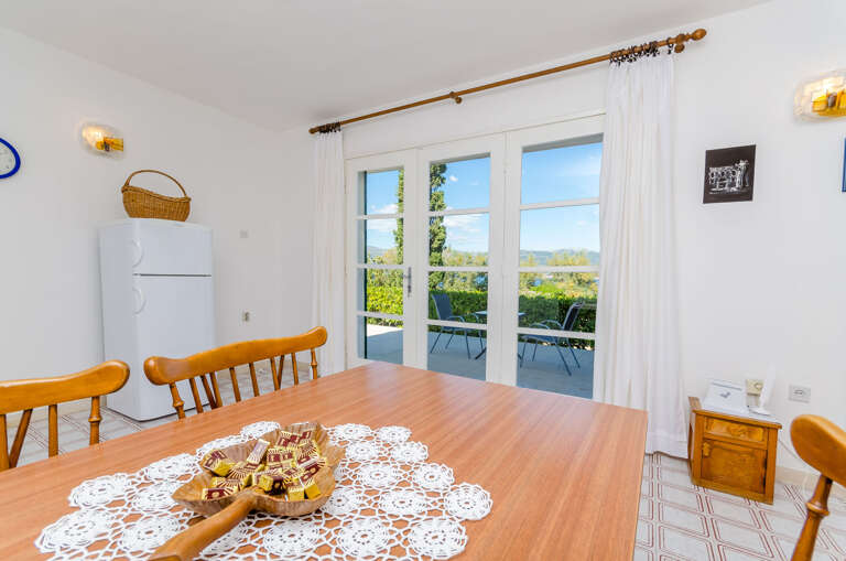 Slatine Apartment Rental