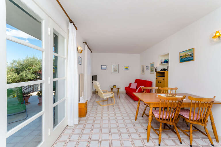 Slatine Apartment Rental