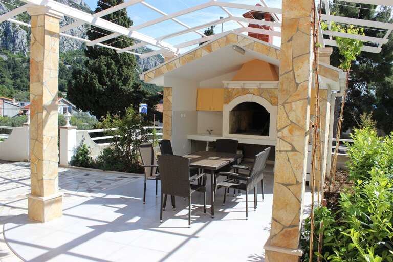Gradac Apartment Rental
