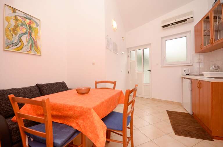 Okrug Gornji Apartment Rental