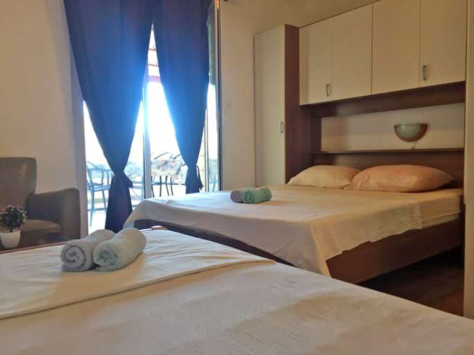 Bogomolje Apartment Rental