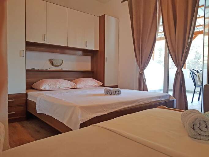 Bogomolje Apartment Rental