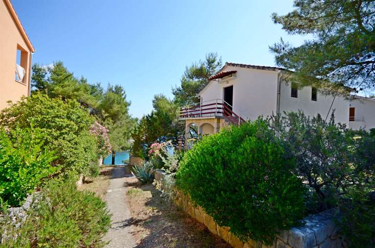 Vrboska Apartment Rental