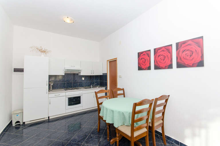 Vis Apartment Rental