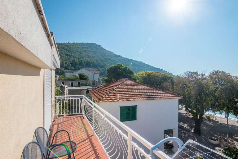 Drvenik Apartment Rental