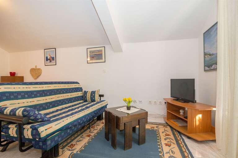 Drvenik Apartment Rental
