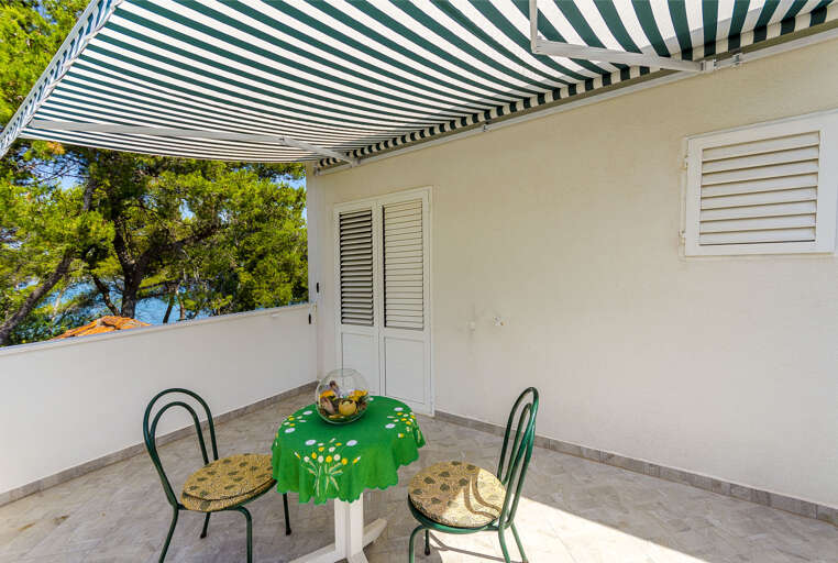 Slatine Apartment Rental