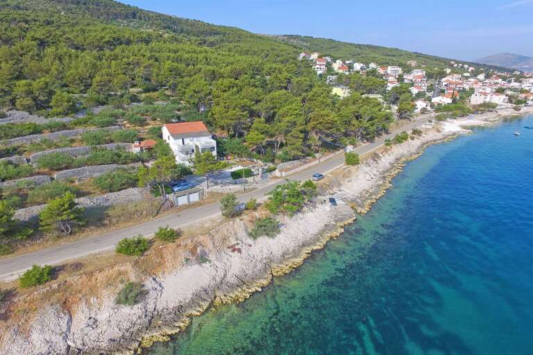Slatine Apartment Rental