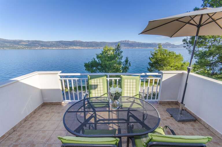 Slatine Apartment Rental