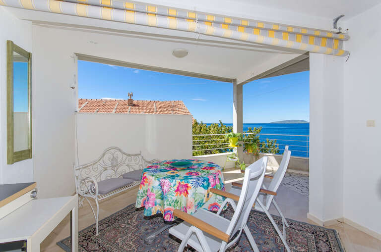 Podaca Apartment Rental