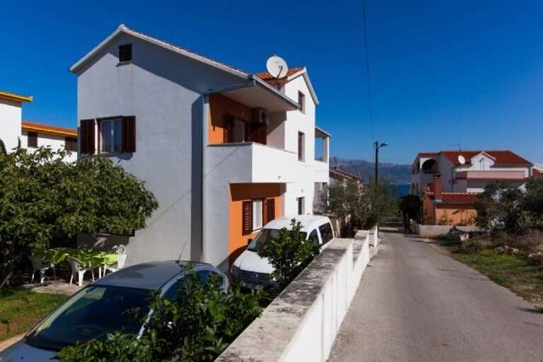 Slatine Apartment Rental