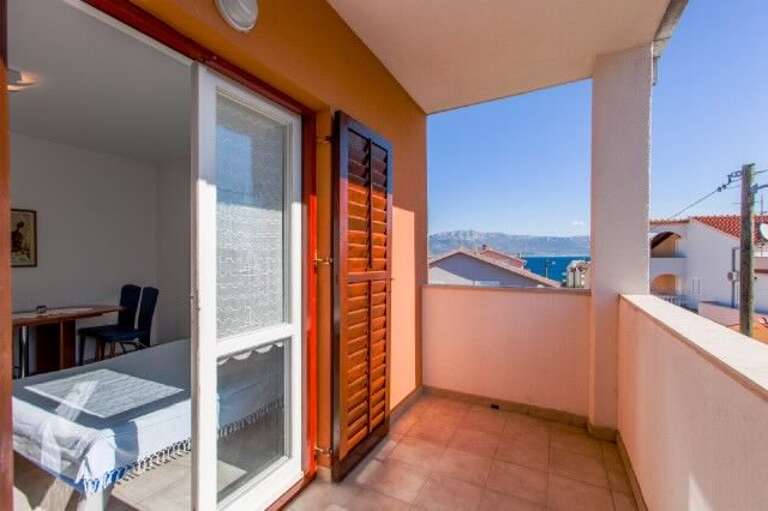 Slatine Apartment Rental