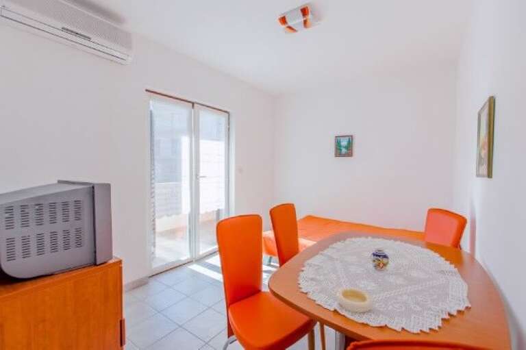 Slatine Apartment Rental