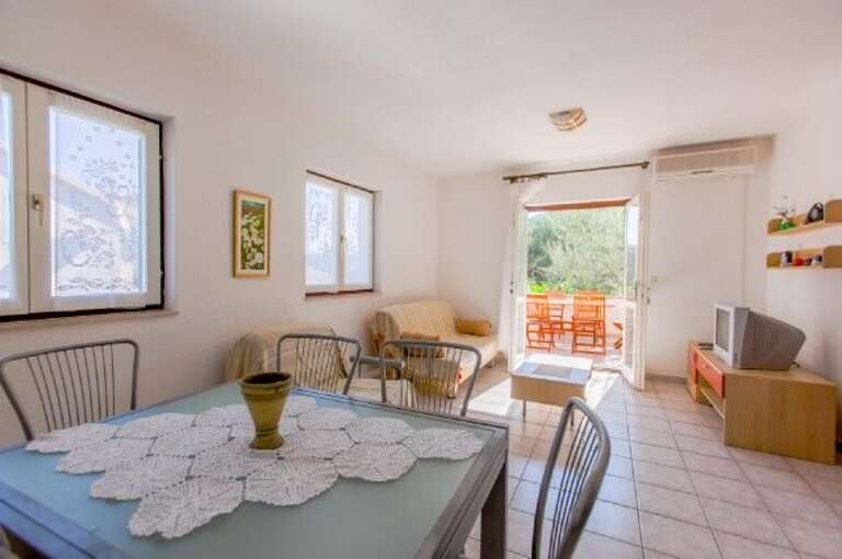 Slatine Apartment Rental
