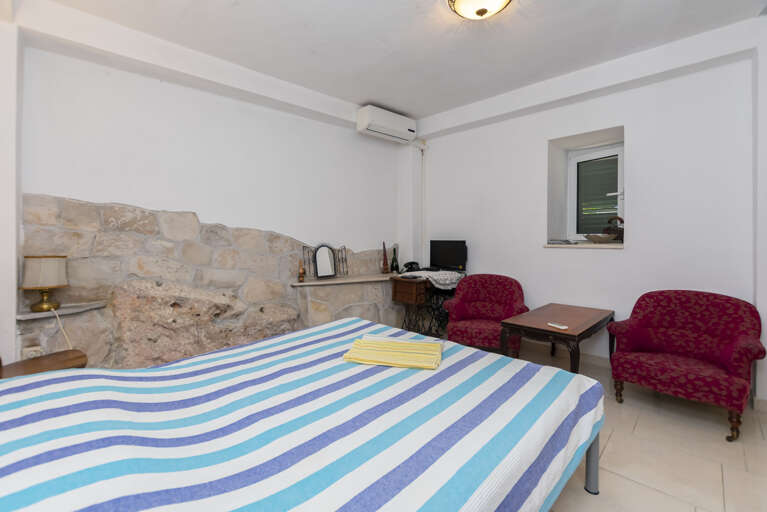 Vinisce Home Rental