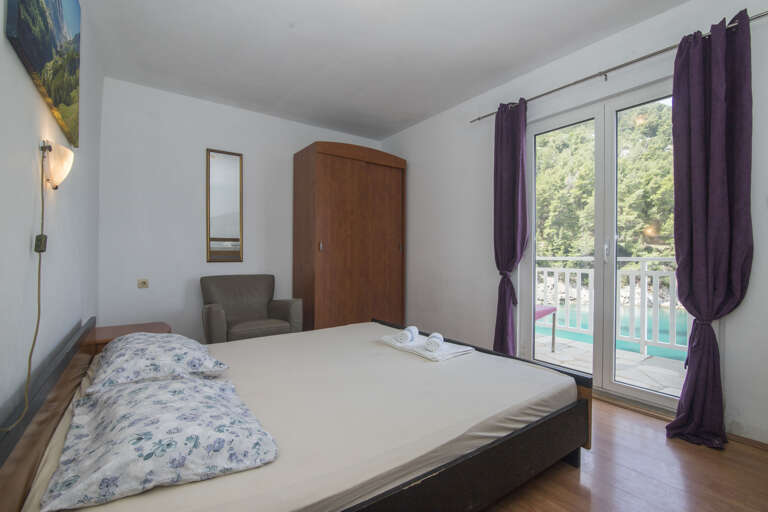 Bogomolje Apartment Rental