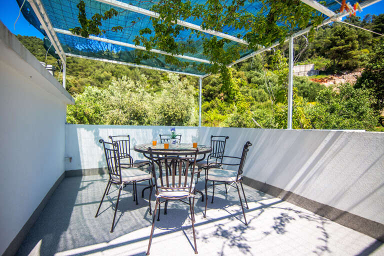 Gdinj Apartment Rental