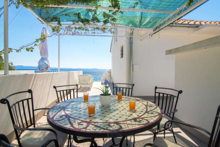 Gdinj Apartment Rental