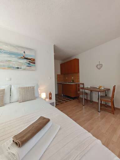 Okrug Gornji Apartment Rental
