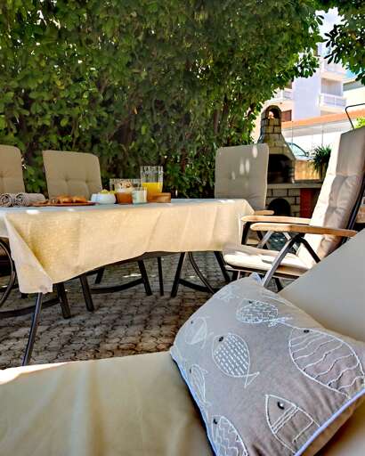 Okrug Gornji Apartment Rental