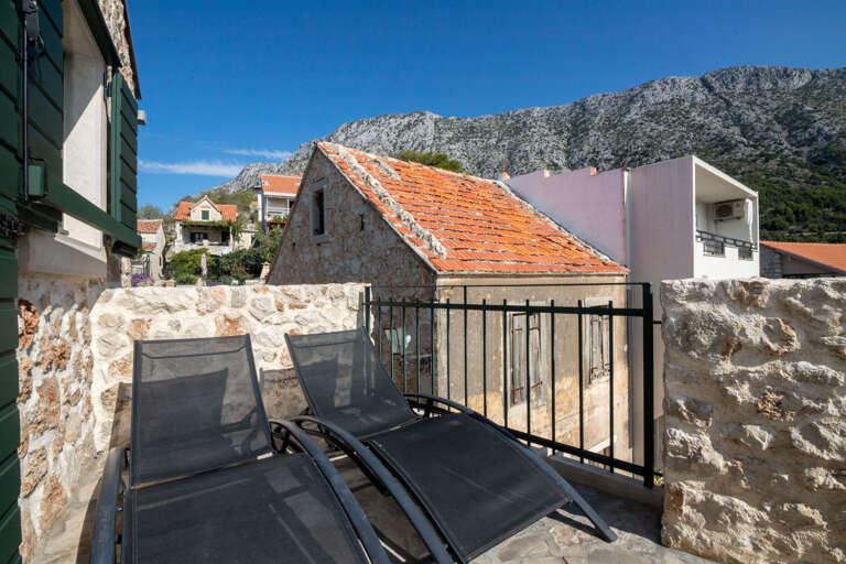 Igrane Apartment Rental