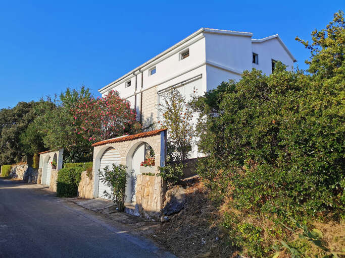 Cara Apartment Rental