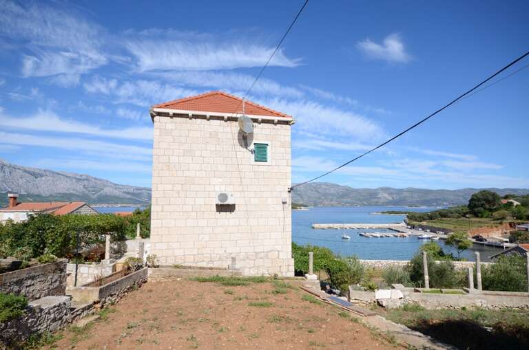 Lumbarda Apartment Rental