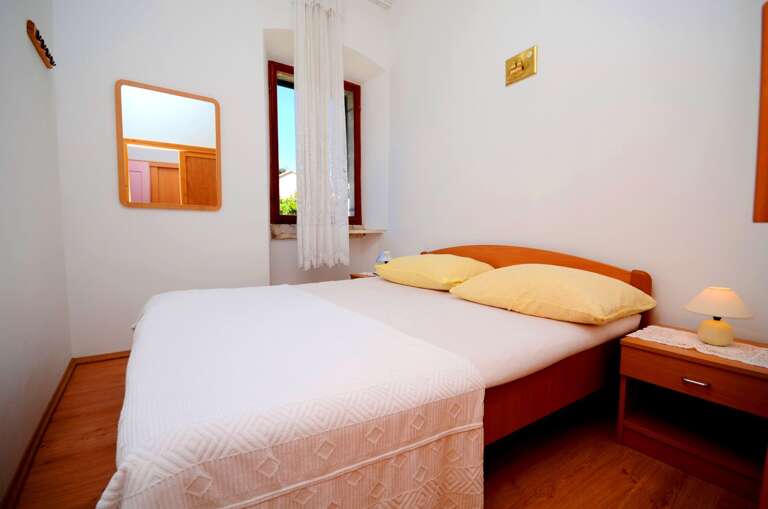 Lumbarda Apartment Rental