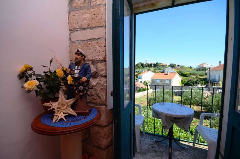 Lumbarda Apartment Rental
