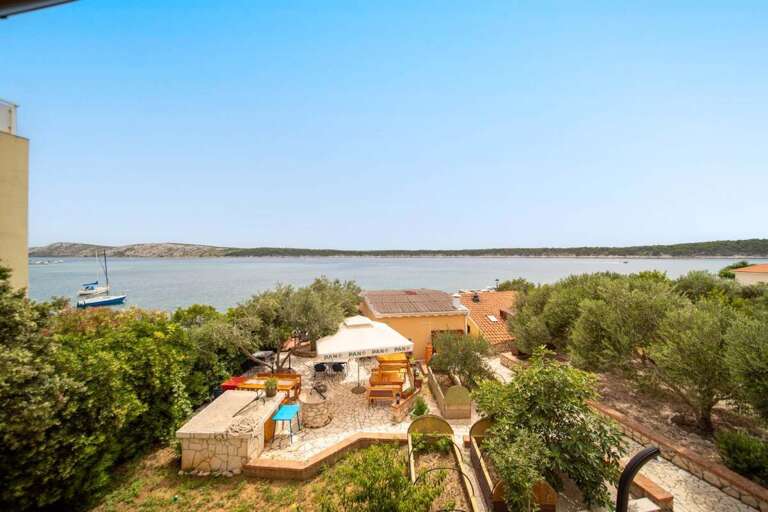 Barbat Na Rabu Apartment Rental