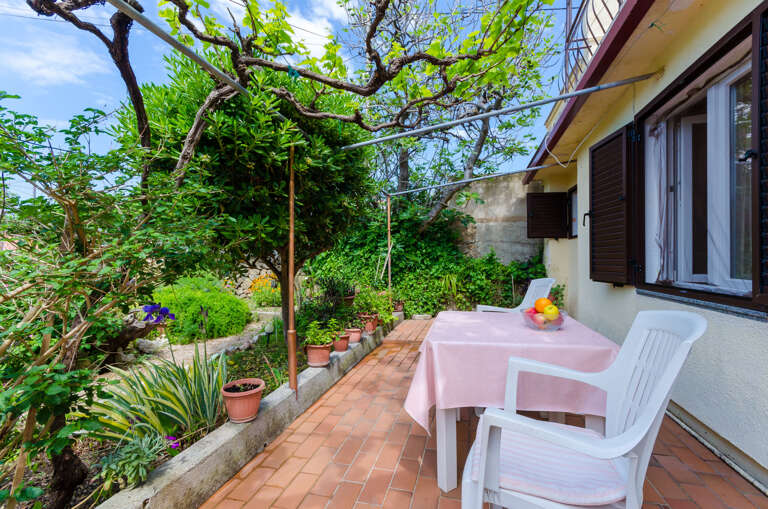 Barbat Na Rabu Apartment Rental