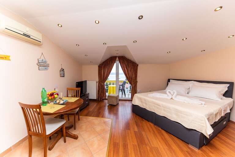 Crikvenica Apartment Rental