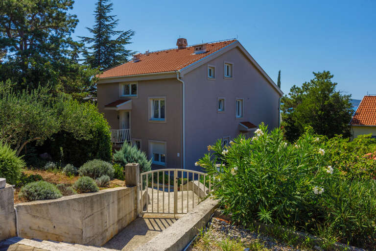 Selce Apartment Rental
