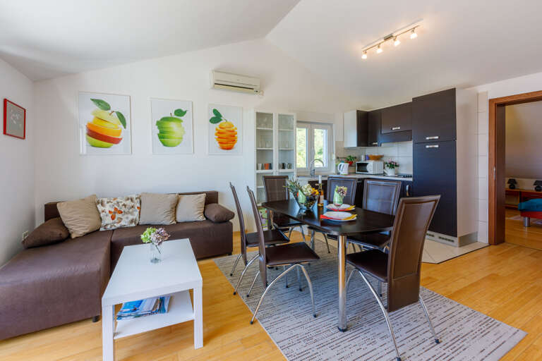 Selce Apartment Rental