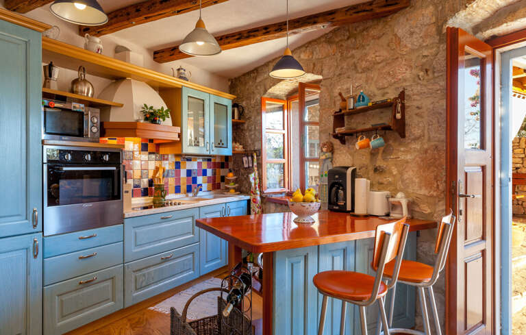 Milna Home Rental