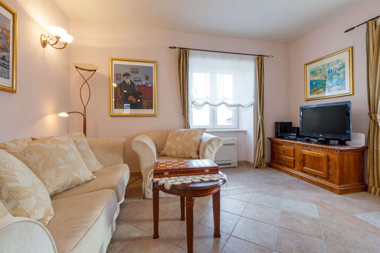 Sumartin Home Rental
