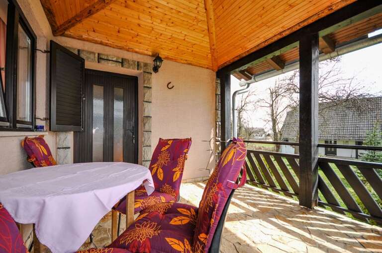 Poljanak Home Rental