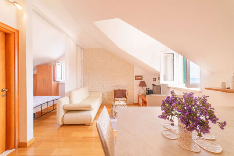 Sumartin Home Rental