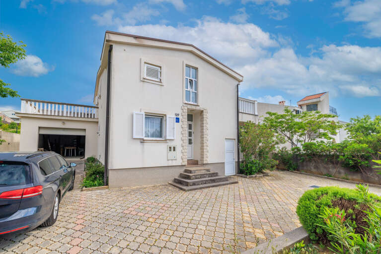 Cesarica Apartment Rental