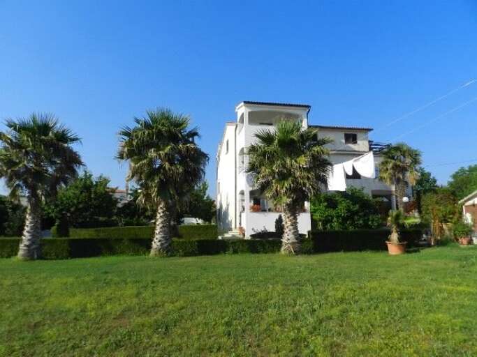 Pomer Apartment Rental