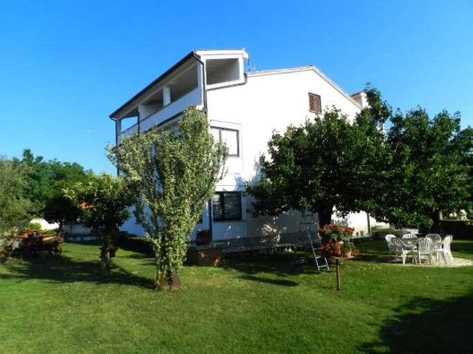 Pomer Apartment Rental