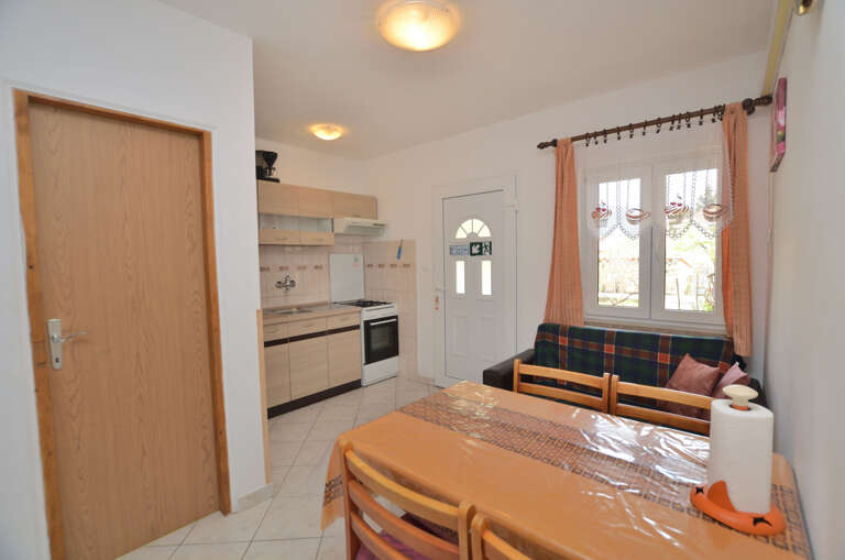 Cres Apartment Rental